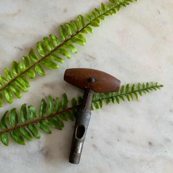 Wood&Metal Keg Barrel Tapper - Picture 4 of 11